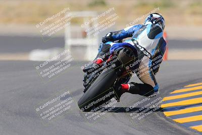 media/Oct-08-2022-SoCal Trackdays (Sat) [[1fc3beec89]]/Turn 11 Backside (1145am)/